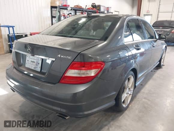 2010 Mercedes-Benz C 300 Sport с VIN WDDGF8BB2AF476880, выставлен на аукционе IAAI как лот 43235134 с пробегом 143 154 миль миль и . История ставок и продаж доступна на DreamBid. Изображение 4.