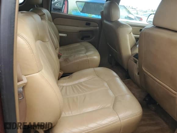 2000 Chevrolet Suburban LT z VIN 3GNFK16T3YG122555, wystawiony jako Copart lot #76624964 z przebiegiem 193 236 mil mil oraz Nie do naprawy • Non repairable. Historia ofert i sprzedaży dostępna na DreamBid. Obrazek 11.