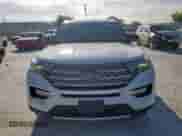 2021 Ford Explorer Limited z VIN 1FMSK7FH6MGC13875, wystawiony jako Copart lot #62504965 z przebiegiem 21 744 mil mil oraz Czysty tytuł • Clean title. Historia ofert i sprzedaży dostępna na DreamBid. Obrazek 5.