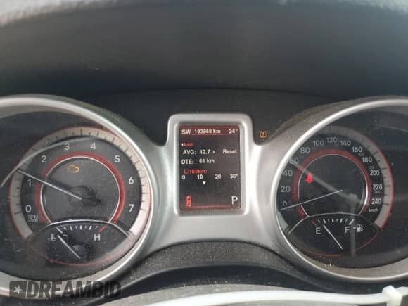 2016 Dodge Journey SXT z VIN 3C4PDCCB1GT171435, wystawiony jako Copart lot #69210535 z przebiegiem 193 868 mil mil oraz Czysty tytuł • Clean title. Historia ofert i sprzedaży dostępna na DreamBid. Obrazek 9.