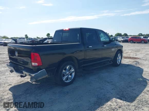 2017 Ram 1500 Big Horn z VIN 3C6RR6LT2HG604668, wystawiony jako IAAI lot #42005795 z przebiegiem 188 227 mil mil oraz . Historia ofert i sprzedaży dostępna na DreamBid. Obrazek 4.