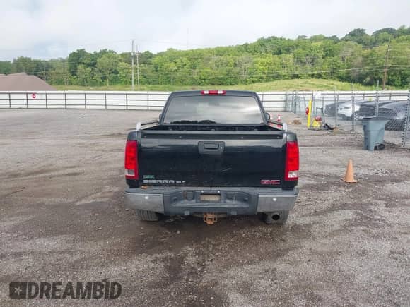 2010 GMC Sierra 1500 SLT with VIN 3GTRKWE21AG254943, listed as a IAAI auction lot 42966135 with 30,690 mi miles and . Bid and sale history available at DreamBid. Image 16.
