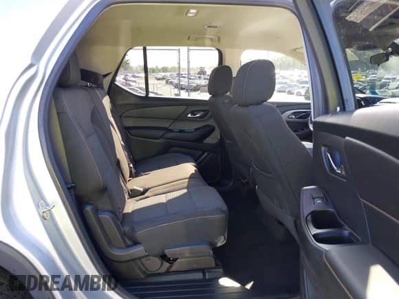 2018 Chevrolet Traverse LS с VIN 1GNERFKW1JJ225255, выставлен на аукционе IAAI как лот 43007129 с пробегом 82 132 миль миль и . История ставок и продаж доступна на DreamBid. Изображение 8.