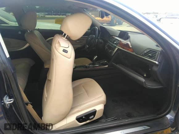 2015 BMW 4 Series 428i z VIN WBA3N3C56FK232264, wystawiony jako IAAI lot #42411099 z przebiegiem 102 686 mil mil oraz . Historia ofert i sprzedaży dostępna na DreamBid. Obrazek 5.