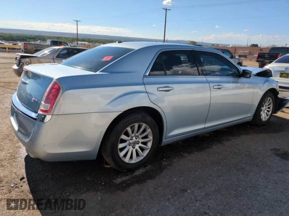 2013 Chrysler 300 с VIN 2C3CCAAG8DH613995, выставлен на аукционе Copart как лот 63571215 с пробегом 99 391 миль миль и Списание • Salvage title. История ставок и продаж доступна на DreamBid. Изображение 3.