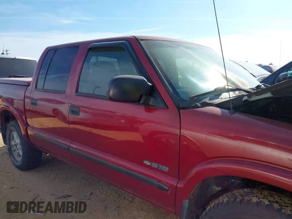 2001 Chevrolet S-10 LS with VIN 1GCDT13W81K212665, listed as a IAAI auction lot 41421617 with Not provided miles and . Bid and sale history available at DreamBid. Image 12.