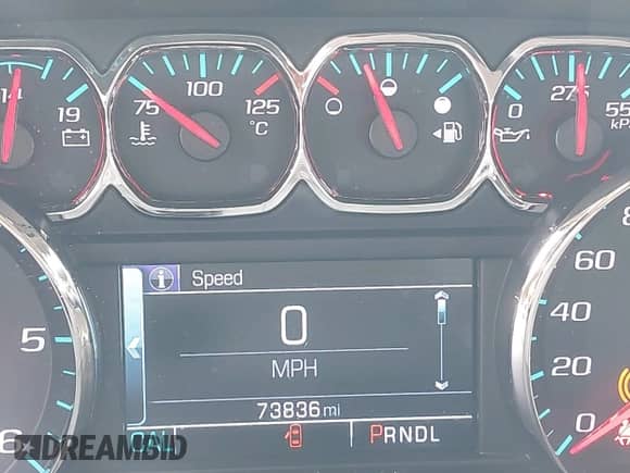 2018 Chevrolet Silverado 1500 LT z VIN 3GCUKREC0JG402410, wystawiony jako IAAI lot #43034711 z przebiegiem 73 836 mil mil oraz . Historia ofert i sprzedaży dostępna na DreamBid. Obrazek 16.