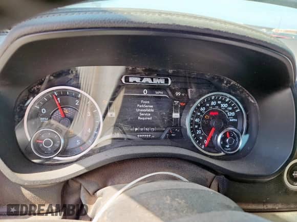 2020 Ram 1500 Laramie z VIN 1C6SRFJM7LN250529, wystawiony jako Copart lot #62525905 z przebiegiem 97 707 mil mil oraz Szkoda całkowita • Salvage title. Historia ofert i sprzedaży dostępna na DreamBid. Obrazek 9.