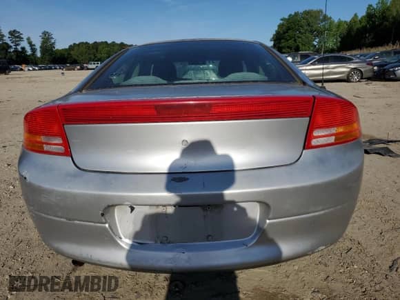 2002 Dodge Intrepid SE z VIN 2B3HD46RX2H101258, wystawiony jako Copart lot #56238575 z przebiegiem 52 630 mil mil oraz Czysty tytuł • Clean title. Historia ofert i sprzedaży dostępna na DreamBid. Obrazek 6.