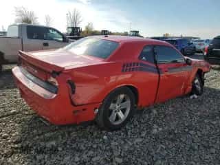 2010 Dodge Challenger SE z VIN 2B3CJ4DV9AH103732, wystawiony jako Copart lot #87075535 z przebiegiem 131 408 mil mil oraz Nie do naprawy • Non repairable. Historia ofert i sprzedaży dostępna na DreamBid. Obrazek 3.