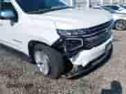 2021 Chevrolet Suburban Premier z VIN 1GNSKFKD5MR232530, wystawiony jako IAAI lot #42554269 z przebiegiem 92 365 mil mil oraz . Historia ofert i sprzedaży dostępna na DreamBid. Obrazek 6.