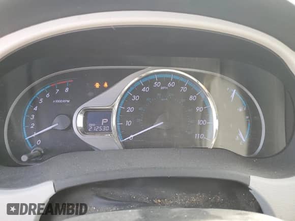 2014 Toyota Sienna XLE with VIN 5TDYK3DC0ES484999, listed as a Copart auction lot 85190185 with 212,530 mi miles and Salvage title. Bid and sale history available at DreamBid. Image 9.