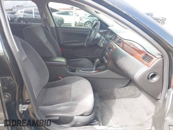 2011 Chevrolet Impala LS Fleet z VIN 2G1WF5EK8B1313863, wystawiony jako IAAI lot #43374057 z przebiegiem 141 355 mil mil oraz . Historia ofert i sprzedaży dostępna na DreamBid. Obrazek 5.