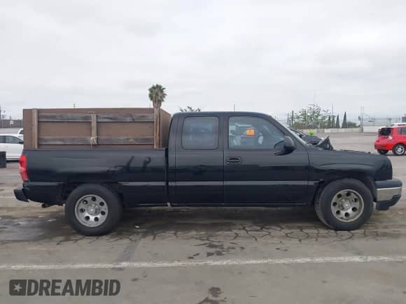 2007 Chevrolet Silverado 1500 LT1 with VIN 1GCEC19X47Z123972, listed as a IAAI auction lot 43009798 with 128,354 mi miles and . Bid and sale history available at DreamBid. Image 12.