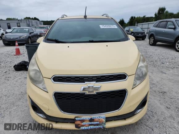 2013 Chevrolet Spark LT z VIN KL8CF6S93DC537131, wystawiony jako Copart lot #70428875 z przebiegiem 204 939 mil mil oraz Czysty tytuł • Clean title. Historia ofert i sprzedaży dostępna na DreamBid. Obrazek 5.