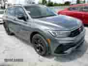 2023 Volkswagen Tiguan SE R-Line Black с VIN 3VVCB7AX6PM057114, выставлен на аукционе Copart как лот 65228065 с пробегом 32 257 миль миль и Списание • Salvage title. История ставок и продаж доступна на DreamBid. Изображение 14.