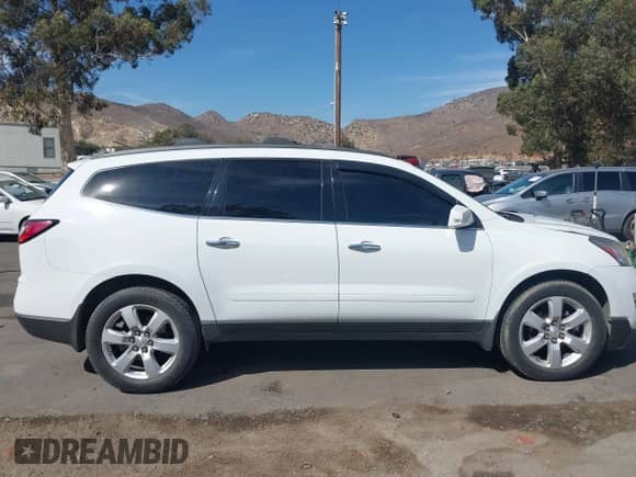 2017 Chevrolet Traverse LT с VIN 1GNKRGKD3HJ263345, выставлен на аукционе IAAI как лот 43099023 с пробегом 121 975 миль миль и . История ставок и продаж доступна на DreamBid. Изображение 13.