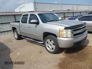 2008 Chevrolet Silverado 1500 1LT with VIN 2GCEC130081184774, listed as a IAAI auction lot 43001279 with 197,816 mi miles and . Bid and sale history available at DreamBid. Image 1.