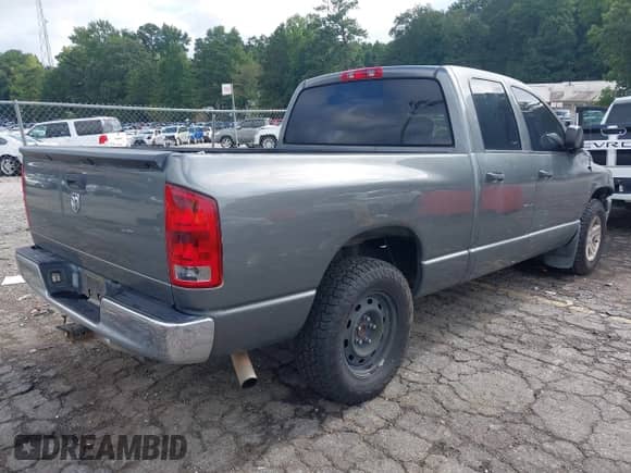 2006 Dodge 1500 SLT с VIN 1D7HA18NX6S619827, выставлен на аукционе IAAI как лот 42974656 с пробегом 303 691 миль миль и . История ставок и продаж доступна на DreamBid. Изображение 4.
