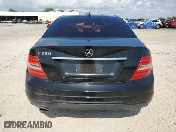 2012 Mercedes-Benz C 250 Sport с VIN WDDGF4HB5CR222078, выставлен на аукционе Copart как лот 82724735 с пробегом 119 237 миль миль и Чистый • Clean title. История ставок и продаж доступна на DreamBid. Изображение 6.