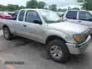 2000 Toyota Tacoma with VIN 4TAWM72N7YZ646025, listed as a IAAI auction lot 42515848 with 156,551 mi miles and . Bid and sale history available at DreamBid. Image 1.
