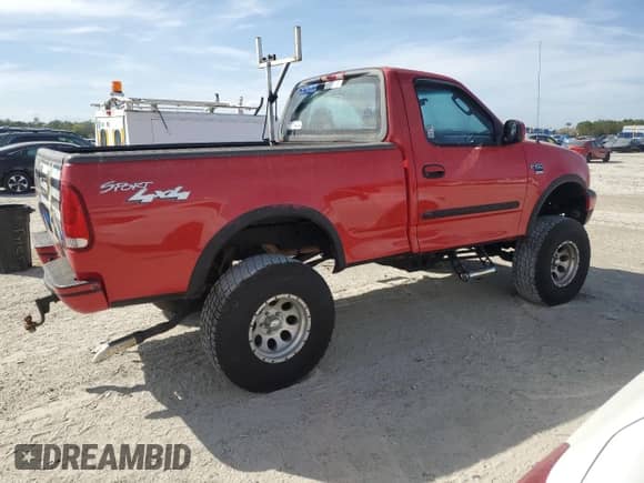 2003 Ford F-150 XL z VIN 1FTRF18W53NA99930, wystawiony jako Copart lot #49046965 z przebiegiem 139 433 mil mil oraz Szkoda całkowita • Salvage title. Historia ofert i sprzedaży dostępna na DreamBid. Obrazek 3.