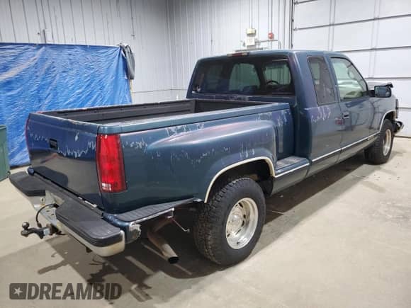 1996 Chevrolet Silverado 1500 with VIN 1GCEC19R3TE212578, listed as a Copart auction lot 80030125 with 217,213 mi miles and Clean title. Bid and sale history available at DreamBid. Image 3.