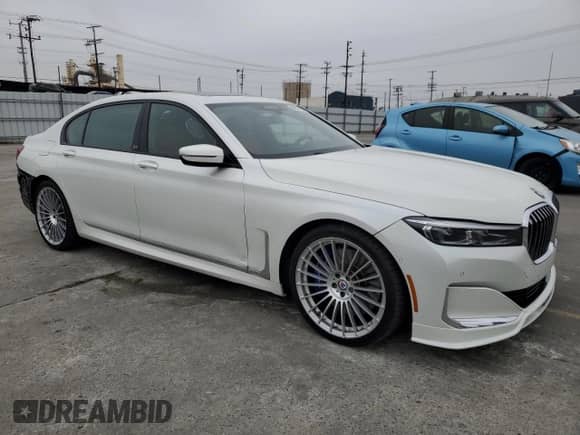 2022 BMW 7 Series with VIN WBA7U2C15NCH16420, listed as a Copart auction lot 84071065 with 25,198 mi miles and Clean title. Bid and sale history available at DreamBid. Image 4.