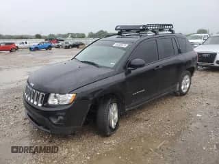 2013 Jeep Compass Sport z VIN 1C4NJCBA9DD165862, wystawiony jako Copart lot #65283675 z przebiegiem 160 927 mil mil oraz Szkoda całkowita • Salvage title. Historia ofert i sprzedaży dostępna na DreamBid. Obrazek 1.