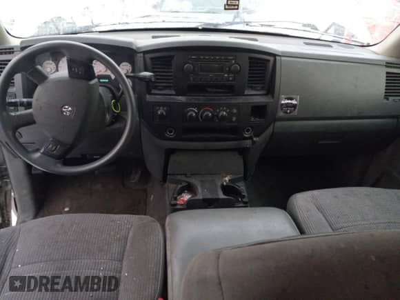 2008 Dodge 1500 ST z VIN 1D7HU18N48S597608, wystawiony jako Copart lot #83899774 z przebiegiem 206 826 mil mil oraz Szkoda całkowita • Salvage title. Historia ofert i sprzedaży dostępna na DreamBid. Obrazek 8.