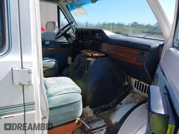 1992 Dodge Cargo z VIN 2B6HB21Y9NK146890, wystawiony jako IAAI lot #41667306 z przebiegiem 168 918 mil mil oraz . Historia ofert i sprzedaży dostępna na DreamBid. Obrazek 5.