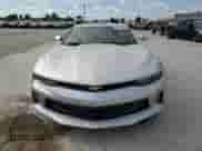 2017 Chevrolet Camaro 2LT z VIN 1G1FD1RX6H0184921, wystawiony jako Copart lot #69918845 z przebiegiem 95 288 mil mil oraz Szkoda całkowita • Salvage title. Historia ofert i sprzedaży dostępna na DreamBid. Obrazek 5.