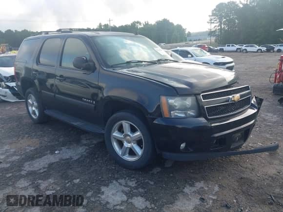 2008 Chevrolet Tahoe LTZ z VIN 1GNFK13068J154019, wystawiony jako IAAI lot #42439167 z przebiegiem 276 174 mil mil oraz . Historia ofert i sprzedaży dostępna na DreamBid. Obrazek 1.