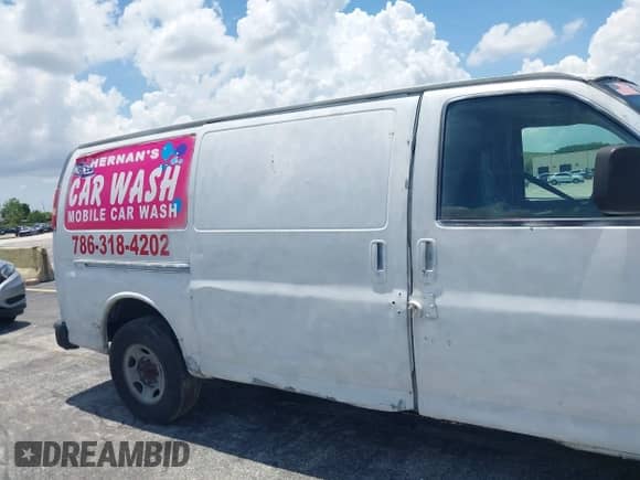 2007 Chevrolet Express Cargo z VIN 1GCGG25V071186234, wystawiony jako IAAI lot #42680616 z przebiegiem 358 942 mil mil oraz . Historia ofert i sprzedaży dostępna na DreamBid. Obrazek 12.