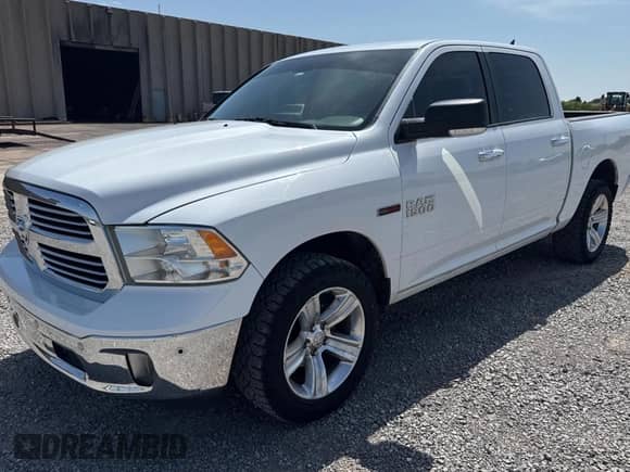 2014 Ram 1500 Big Horn z VIN 1C6RR7LM1ES390694, wystawiony jako Copart lot #65800175 z przebiegiem 258 640 mil mil oraz Czysty tytuł • Clean title. Historia ofert i sprzedaży dostępna na DreamBid. Obrazek 2.
