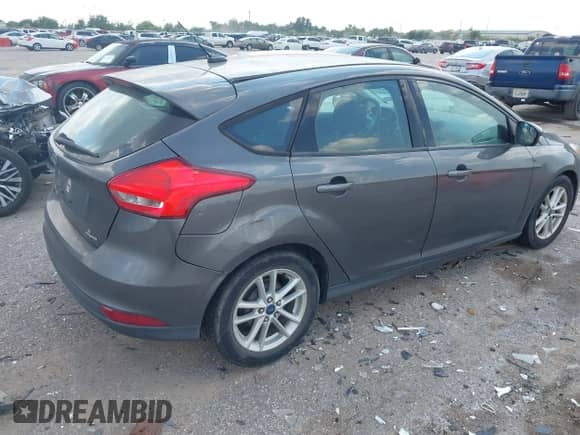2015 Ford Focus SE с VIN 1FADP3K20FL307422, выставлен на аукционе IAAI как лот 43231633 с пробегом 125 339 миль миль и . История ставок и продаж доступна на DreamBid. Изображение 4.