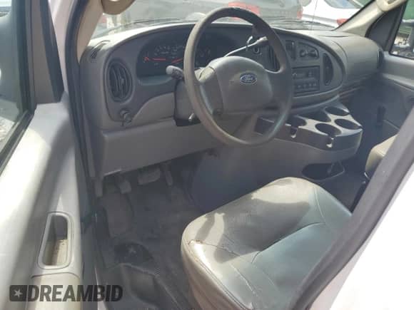 2007 Ford Econoline Cargo Commercial z VIN 1FTNE14W37DA27868, wystawiony jako Copart lot #62163175 z przebiegiem 170 589 mil mil oraz Czysty tytuł • Clean title. Historia ofert i sprzedaży dostępna na DreamBid. Obrazek 8.