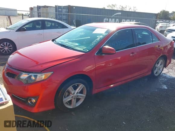 2014 Toyota Camry SE with VIN 4T1BF1FK9EU760798, listed as a IAAI auction lot 43433525 with 198,423 mi miles and . Bid and sale history available at DreamBid. Image 20.