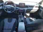 2019 Hyundai Veloster 2.0 z VIN KMHTG6AF1KU017833, wystawiony jako Copart lot #82904093 z przebiegiem 69 556 mil mil oraz . Historia ofert i sprzedaży dostępna na DreamBid. Obrazek 8.