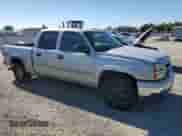 2006 Chevrolet Silverado 1500 LT3 z VIN 2GCEK13Z861323404, wystawiony jako Copart lot #90535935 z przebiegiem 299 069 mil mil oraz Czysty tytuł • Clean title. Historia ofert i sprzedaży dostępna na DreamBid. Obrazek 4.