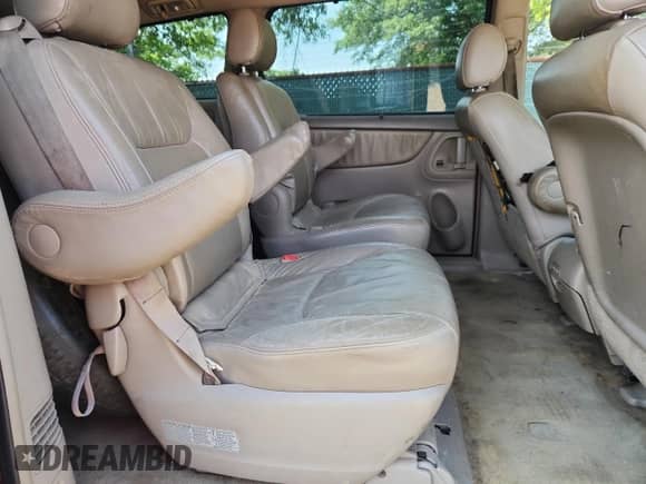 2006 Toyota Sienna XLE z VIN 5TDBA22C16S066202, wystawiony jako Copart lot #69227305 z przebiegiem 201 766 mil mil oraz Nie do naprawy • Non repairable. Historia ofert i sprzedaży dostępna na DreamBid. Obrazek 11.