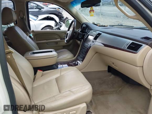 2012 Cadillac Escalade Luxury с VIN 1GYS4BEF2CR241641, выставлен на аукционе IAAI как лот 42623148 с пробегом 172 326 миль миль и . История ставок и продаж доступна на DreamBid. Изображение 5.