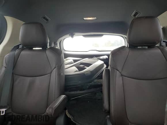 2024 Toyota Sienna Platinum z VIN 5TDERKEC7RS222510, wystawiony jako Copart lot #50896995 z przebiegiem 7 270 mil mil oraz Szkoda całkowita • Salvage title. Historia ofert i sprzedaży dostępna na DreamBid. Obrazek 10.