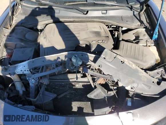 2016 Dodge Charger SXT z VIN 2C3CDXHG5GH355221, wystawiony jako Copart lot #90283645 z przebiegiem 133 086 mil mil oraz Czysty tytuł • Clean title. Historia ofert i sprzedaży dostępna na DreamBid. Obrazek 11.