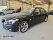 2009 BMW 5 Series 528i z VIN WBANU53589C120099, wystawiony jako Copart lot #66270235 z przebiegiem 162 969 mil mil oraz Szkoda całkowita • Salvage title. Historia ofert i sprzedaży dostępna na DreamBid. Obrazek 1.