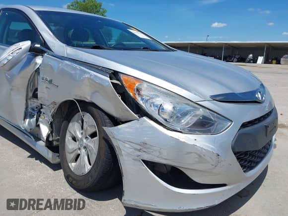 2015 Hyundai Sonata Limited z VIN KMHEC4A4XFA138357, wystawiony jako IAAI lot #42604539 z przebiegiem 111 135 mil mil oraz . Historia ofert i sprzedaży dostępna na DreamBid. Obrazek 6.