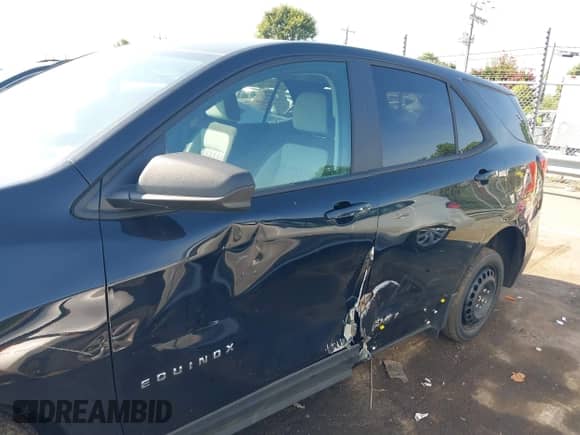 2024 Chevrolet Equinox LS z VIN 3GNAX5EG1RL291392, wystawiony jako IAAI lot #42707579 z przebiegiem 14 582 mil mil oraz . Historia ofert i sprzedaży dostępna na DreamBid. Obrazek 6.