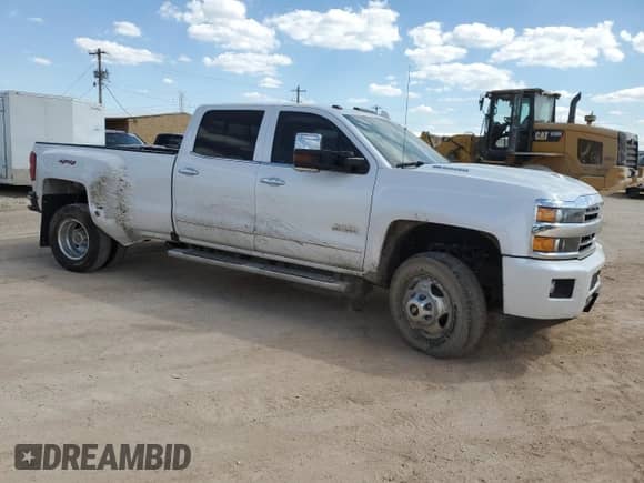 2019 Chevrolet Silverado 3500HD High Country with VIN 1GC4KYEY9KF269400, listed as a Copart auction lot 70964154 with 147,597 mi miles and Salvage title. Bid and sale history available at DreamBid. Image 4.