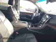 2017 Cadillac Escalade Luxury z VIN 1GYS3BKJ2HR399979, wystawiony jako IAAI lot #42140441 z przebiegiem 157 680 mil mil oraz . Historia ofert i sprzedaży dostępna na DreamBid. Obrazek 5.