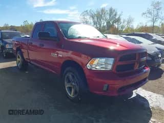 2013 Ram 1500 Express z VIN 1C6RR7FT0DS566927, wystawiony jako IAAI lot #43417086 z przebiegiem 222 919 mil mil oraz . Historia ofert i sprzedaży dostępna na DreamBid. Obrazek 1.